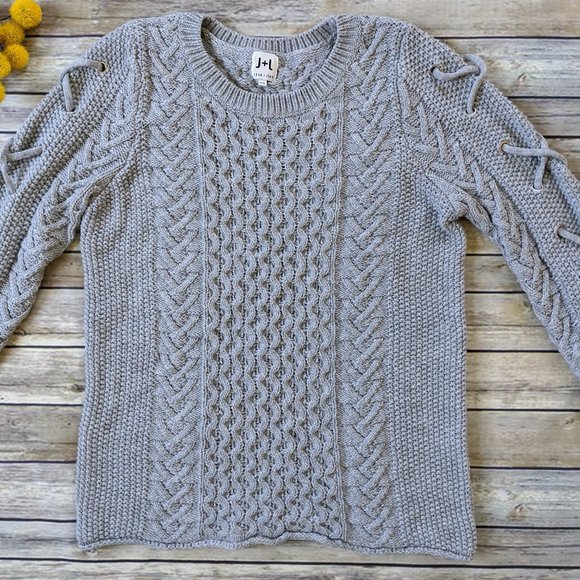 John & Jenn Gray Chunky Knit Crew Sweater - Picture 3 of 10